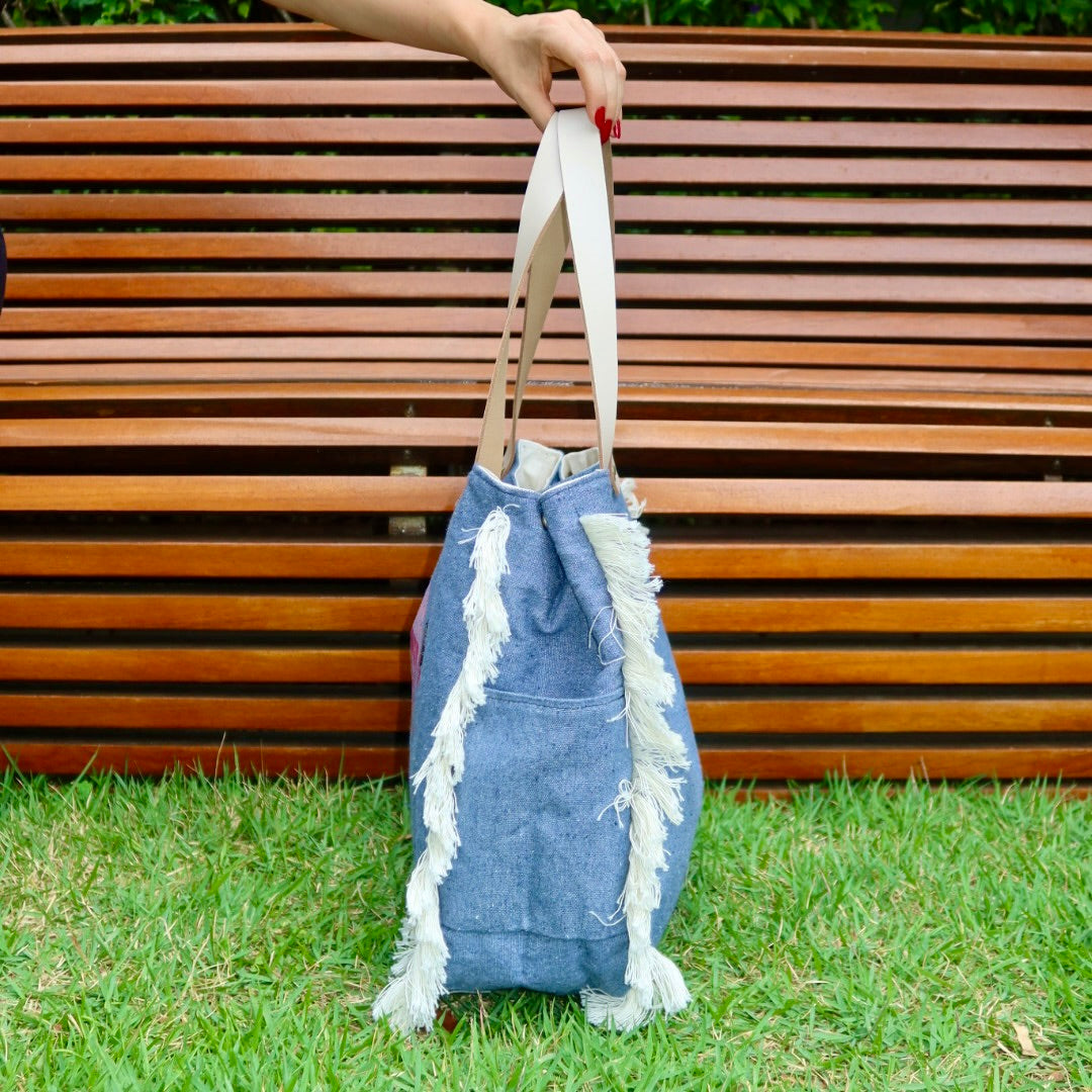 Bolsa Wallow Jeans Claro com Alça de Couro Branco