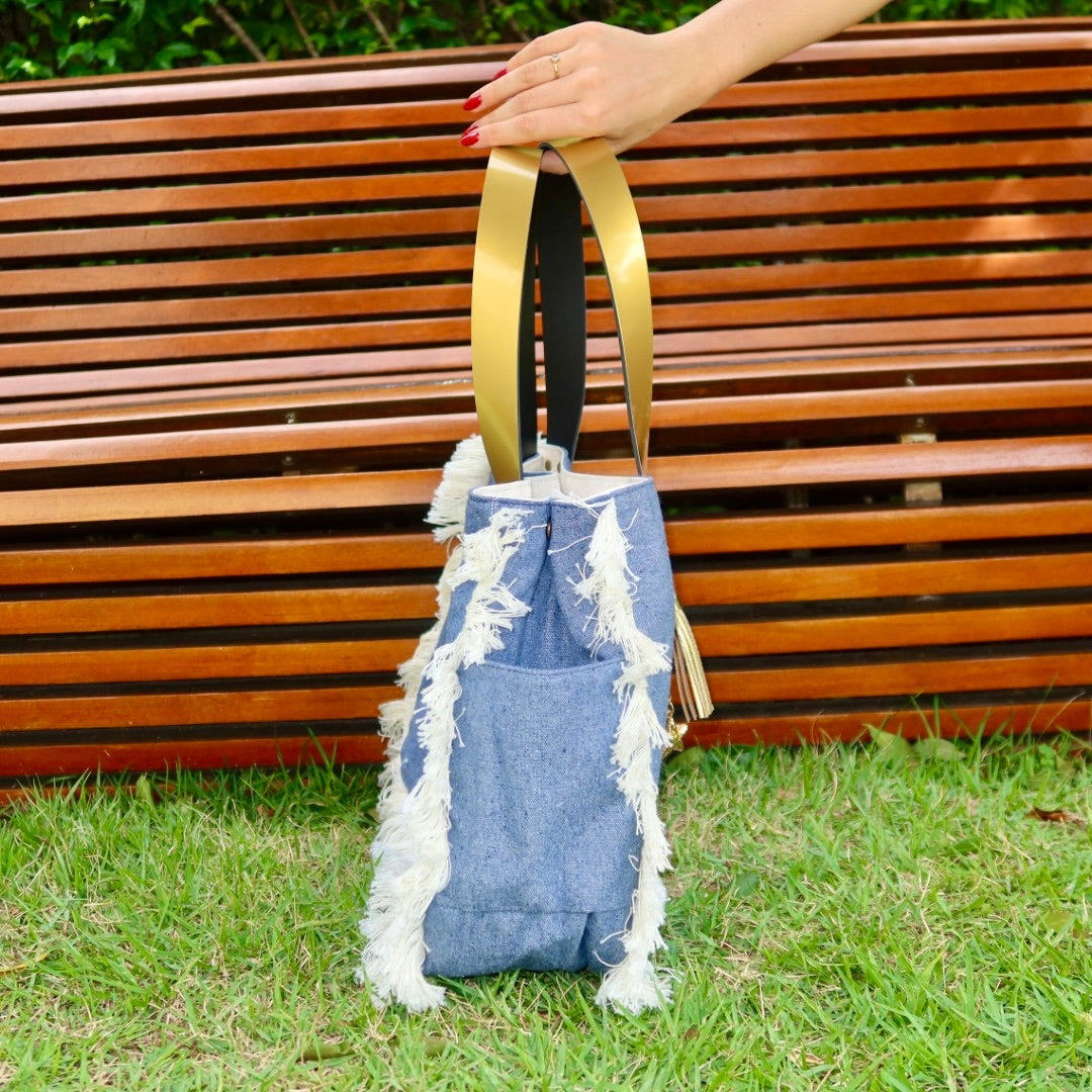 Bolsa Wallow Jeans Claro com Alça de Couro Dourado