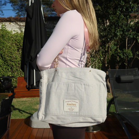 Bolsa Katrin Cinza com Alças de Corrente e Couro Rosa Claro