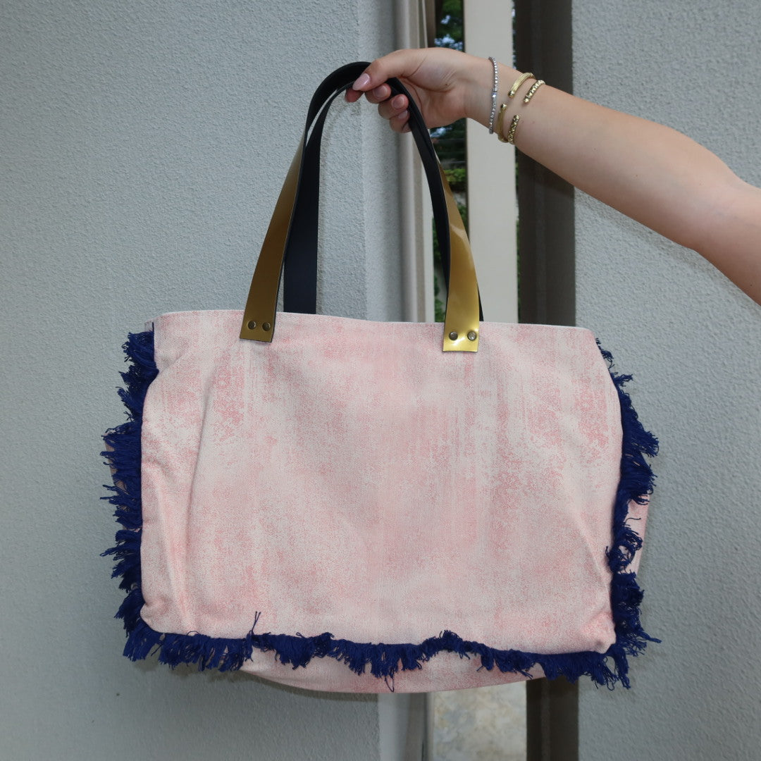 Bolsa Wallow Lilac com Alça de Couro Dourada