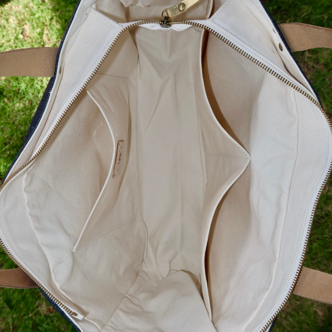 Bolsa Wallow Jeans Preto com Alça de Couro Bege com Zíper