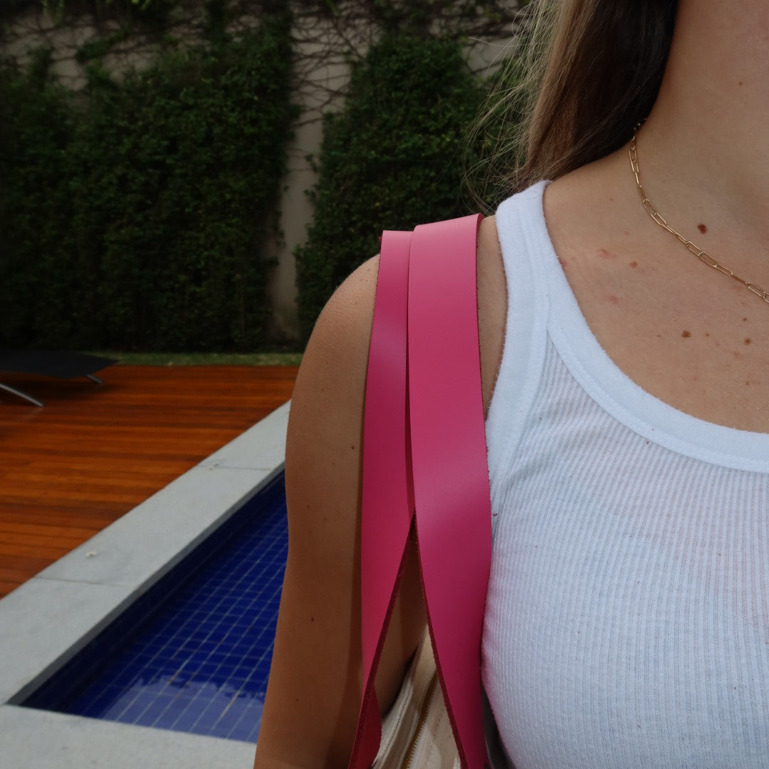 Bolsa Wallow Azul com Alça de Couro Rosa com Zíper