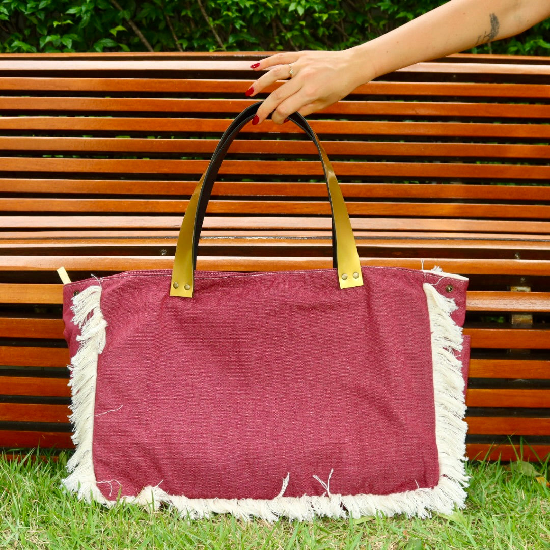 Bolsa Wallow Vinho com Alça de Couro Dourado com Zíper