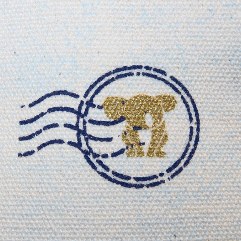 Necessaire Flat Azul Estampada (Marinho e Dourado)