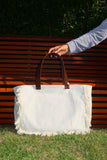 Bolsa Wallow Azul com Alça de Couro Marrom Vinil com Zíper