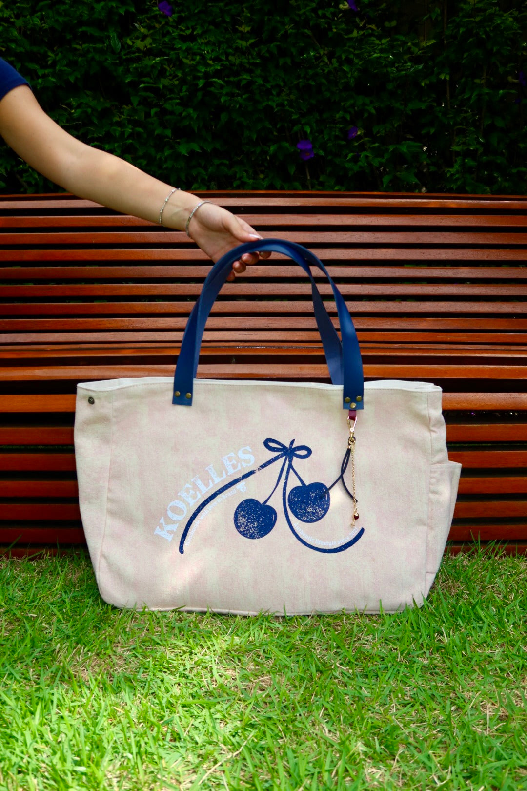 Bolsa Wallow Lilac com Alça de Couro Marinho