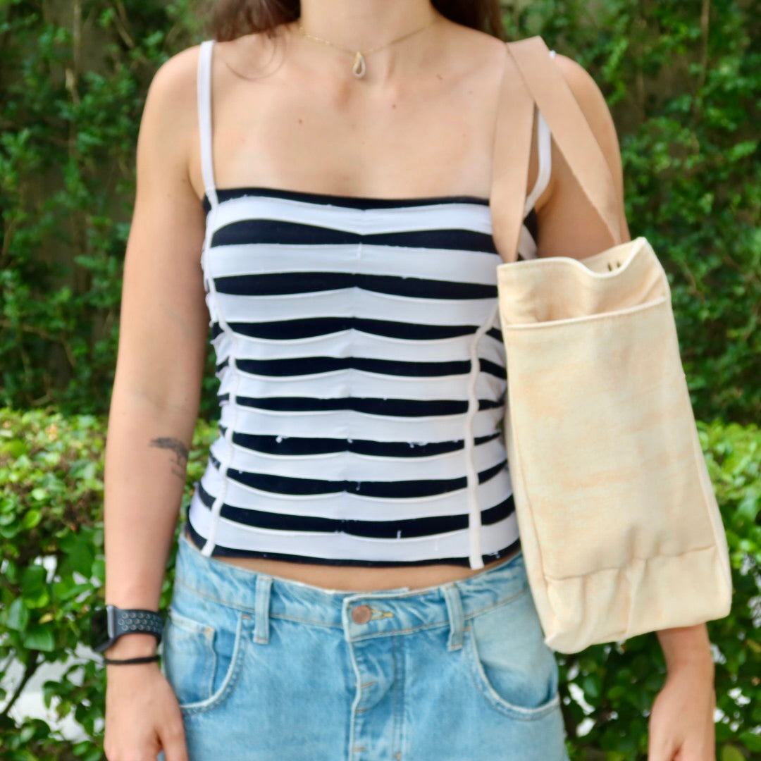 Bolsa Nuna Laranja com Alças de Couro Dourada