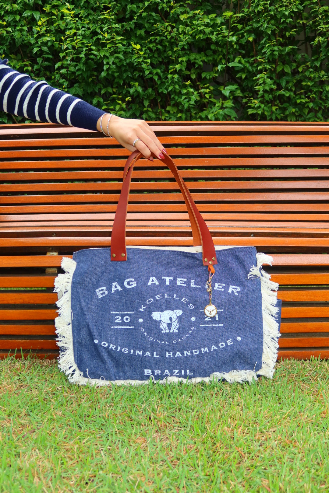 Bolsa Wallow Jeans com Alça de Couro Marrom