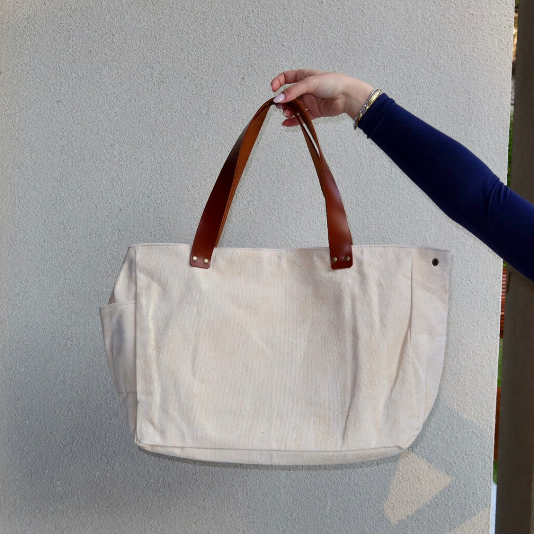 Bolsa Wallow Bege com Alça de Couro Marrom