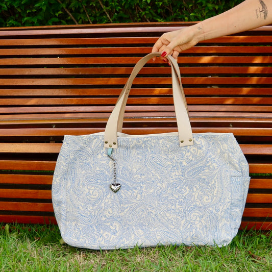 Bolsa Wallow Arabesque Azul com Alça de Couro Off White
