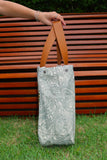 Bolsa Wallow Arabesque Verde com Alça de Couro Caramelo