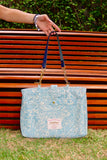 Bolsa Katrin Arabesque Turquesa com Alças de Corrente e Couro Marinho