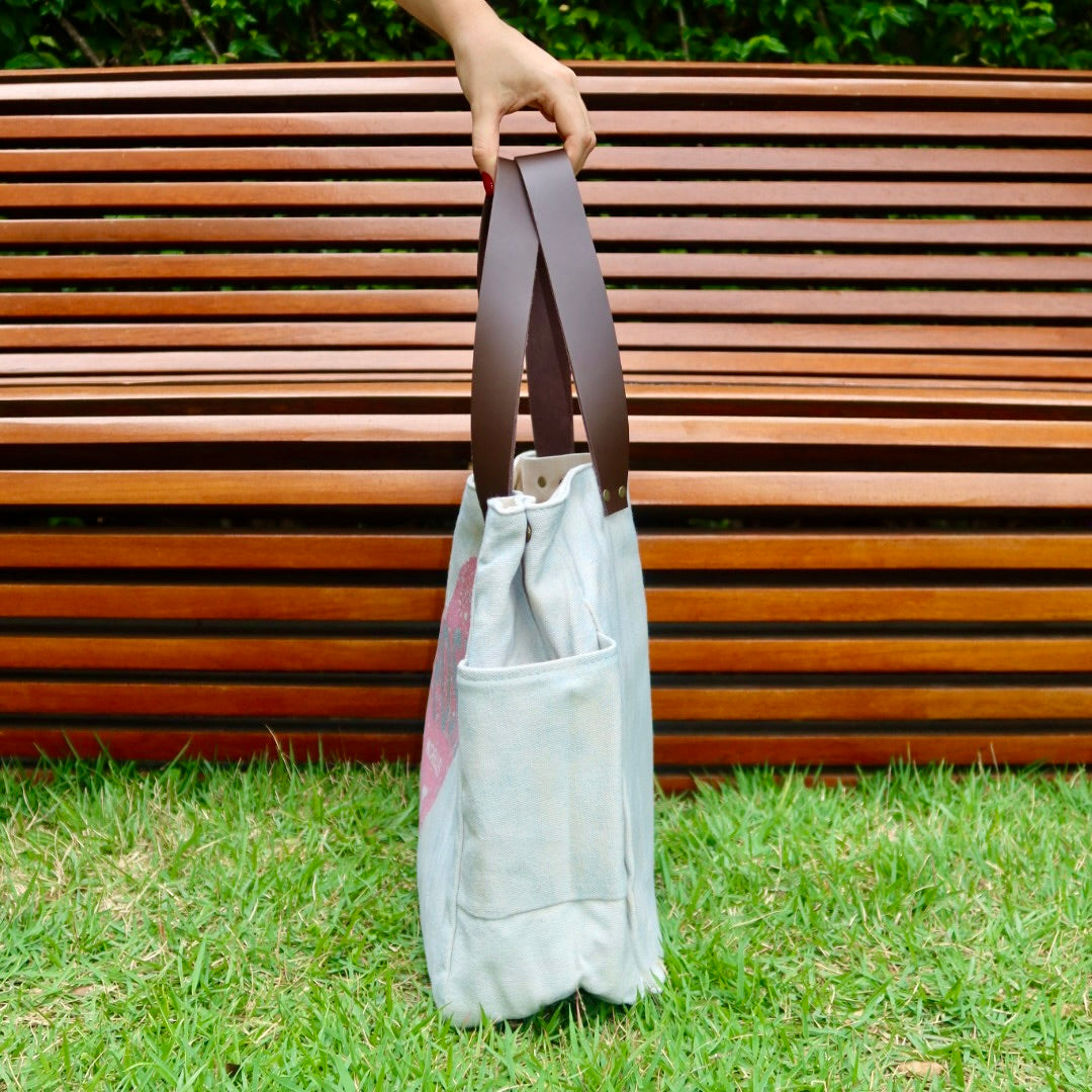 Bolsa Wallow Aqua com Alça de Couro Marrom Escuro