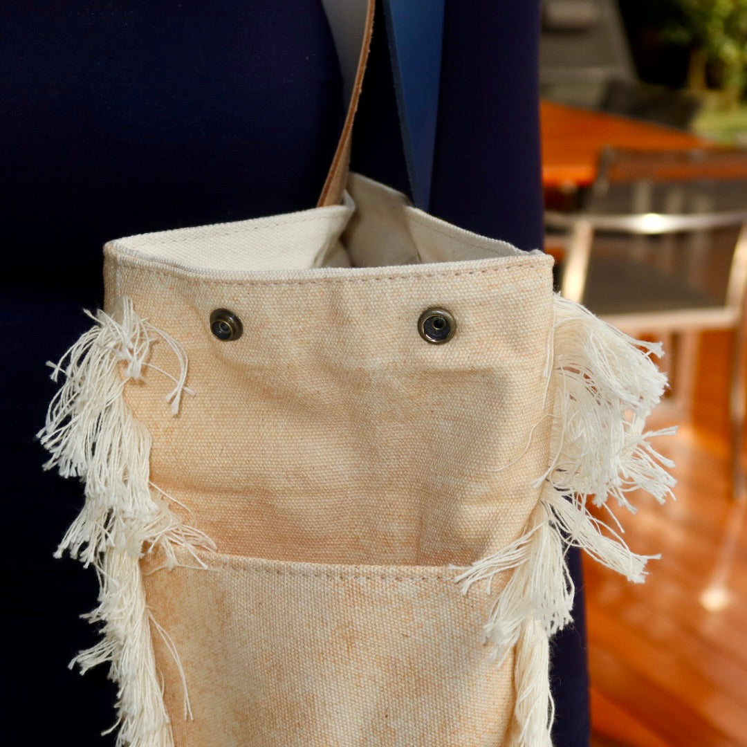 Bolsa Wallow Laranja com Alça de Couro Duo Marinho e Off White com Zíper