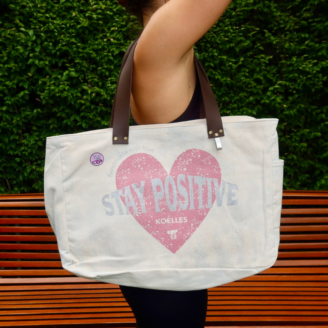 Bolsa Wallow Aqua com Alça de Couro Marrom Escuro