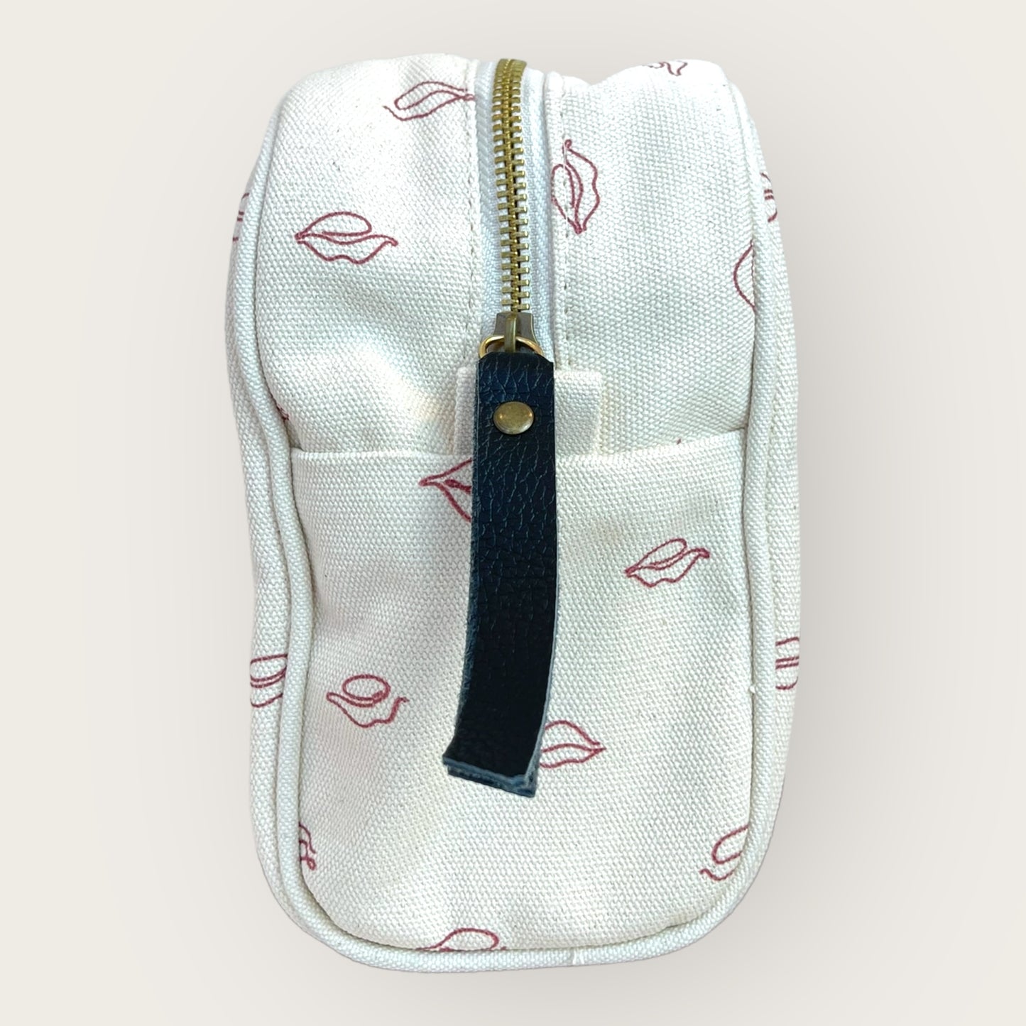 Necessaire Beijinho Cru