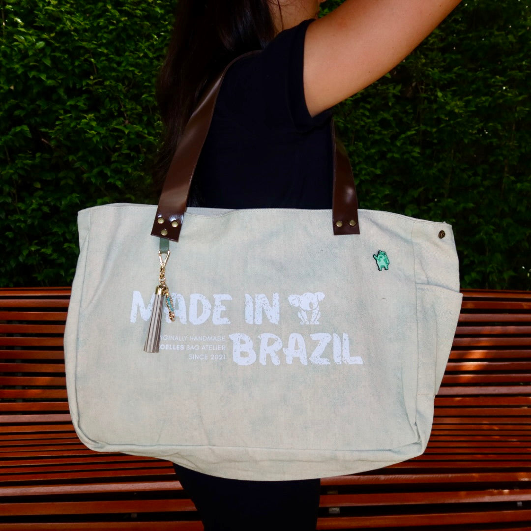 Bolsa Wallow Aqua com Alça de Couro Marrom Vinil