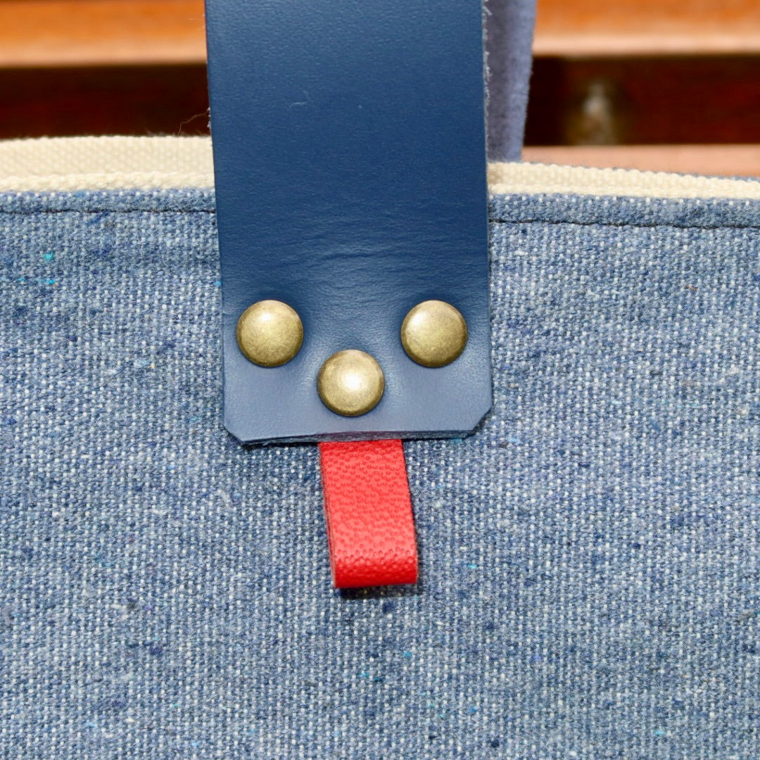 Bolsa Wallow Jeans com Alça de Couro Marinho