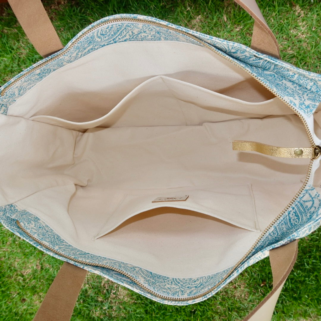 Bolsa Wallow Arabesque Turquesa com Alça de Couro Off White com Zíper