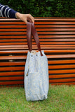 Bolsa Wallow Arabesque Azul com Alça de Couro Marrom
