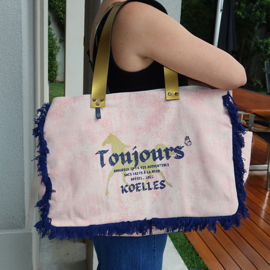 Bolsa Wallow Lilac com Alça de Couro Dourada