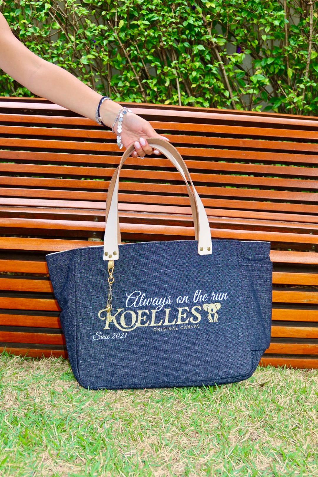 Bolsa Nuna Jeans Preto com Alças de Couro Off White