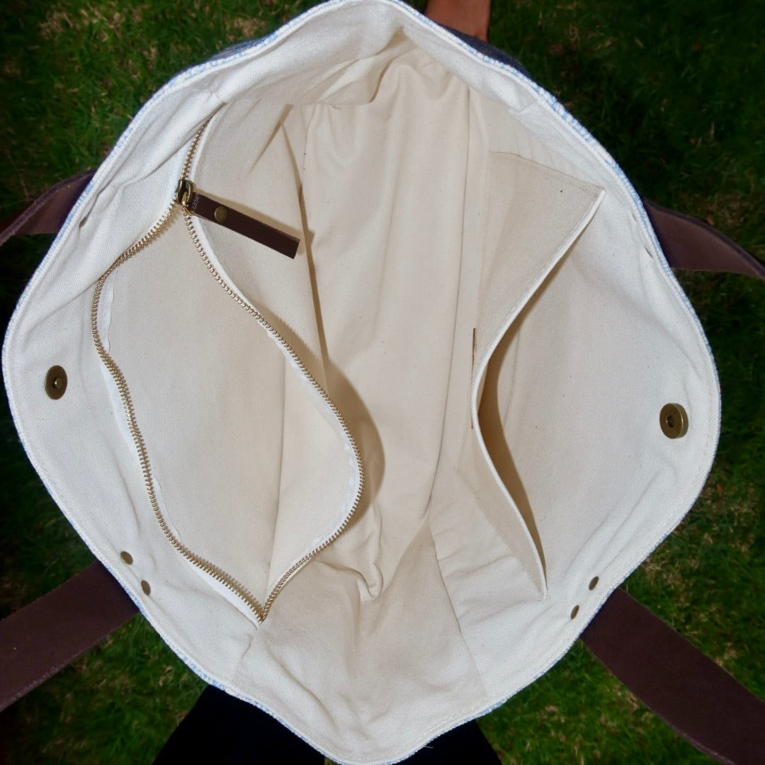 Bolsa Nuna Arabesque Azul com Alças de Couro Marrom Escuro