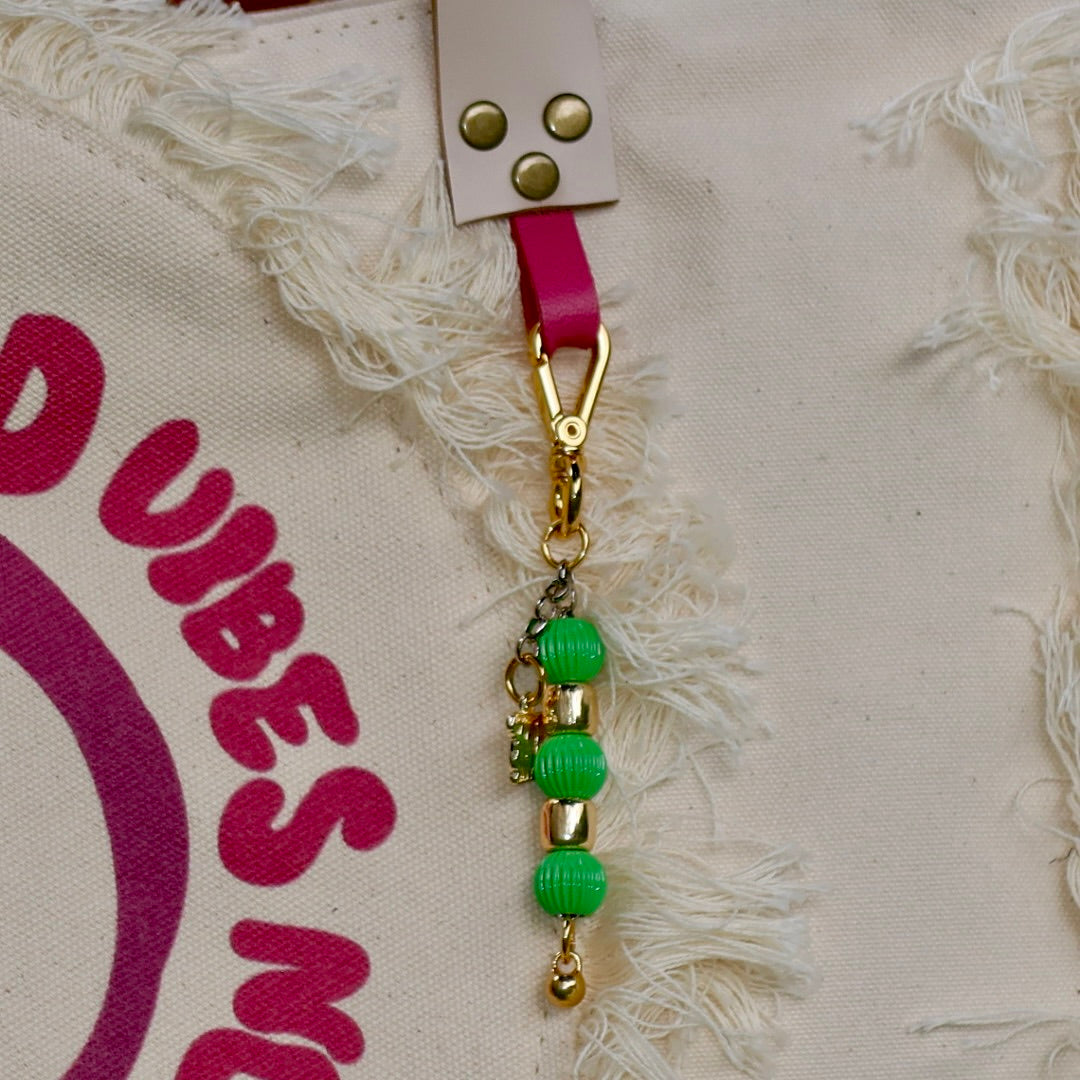 Bolsa Wallow Good Vibes Rosa com Alça de Couro Off White com Zíper