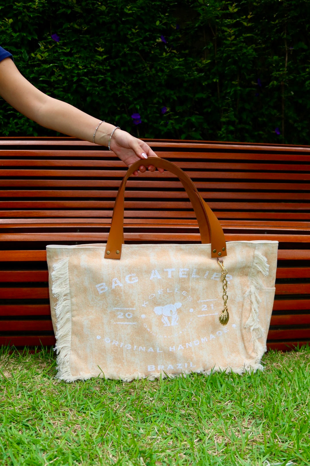 Bolsa Wallow Laranja com Alça de Couro Caramelo com Zíper