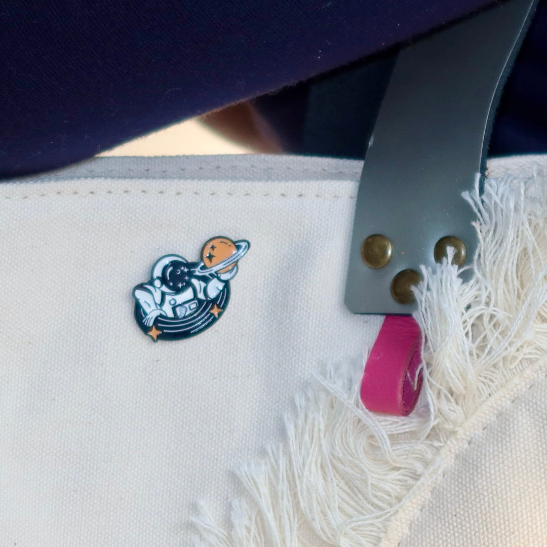 Bolsa Wallow Good Vibes Rosa com Alça de Couro Prata com Zíper