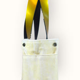 Bolsa Nuna Amarelo com Alças de Couro Dourada