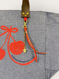 Bolsa Nuna Jeans Claro com Alças de Couro Marrom Escuro