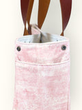 Bolsa Nuna Rosa com Alças de Couro Marrom